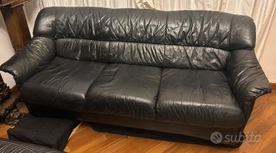 Divano in pelle a tre posti