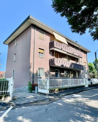 Appartamento di 90 m² con 3 locali e box auto a Li