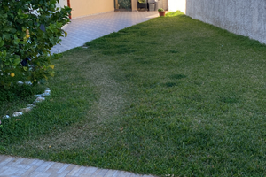 Villetta su tre lati e 4 livelli