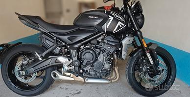 Triumph Trident 660 Matt Jet Black – Full Optional