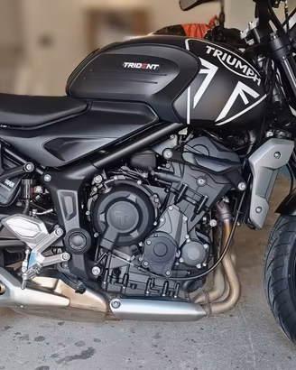 Triumph Trident 660 Matt Jet Black – Full Optional