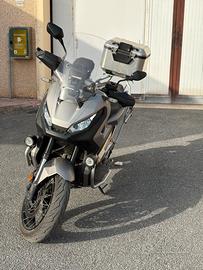 Honda X-ADV 750  full