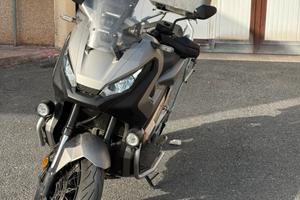 Honda X-ADV 750  full
