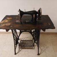Macchina da cucito  d'epoca