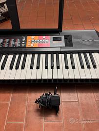 Pianola Yamaha PSR F51