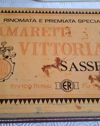 Rara Scatola in Latta d'Epoca - Amaretti Vittoria 