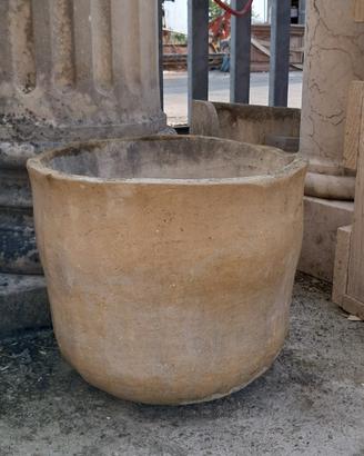 Vaso a onde in marmo etrusco 
