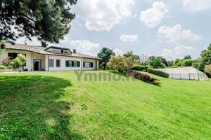 Villa di 1120 m² con più di 5 locali a Colverde