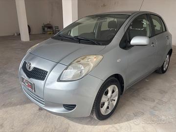 Toyota Yaris 1.0 5 porte
