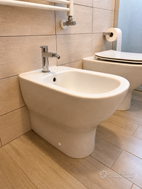 Sanitari filo muro Ideal Standard – WC + bidet