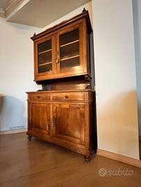 Antica credenza con vetrina del 900