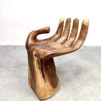 Sedia a forma di mano in legno, sedia etnica