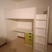 Letto a soppalco Ikea, con scrivania