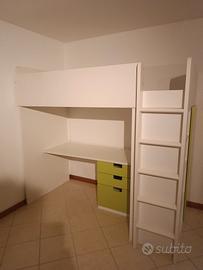 Letto a soppalco Ikea, con scrivania