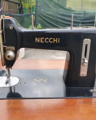 macchina da cucire necchi