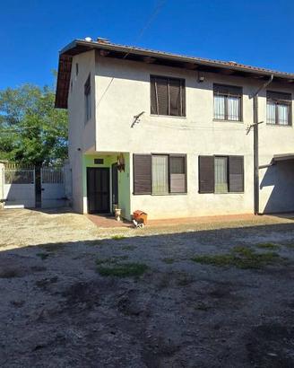 Casa indipendente di 120 m² con 4 locali a Rivarol