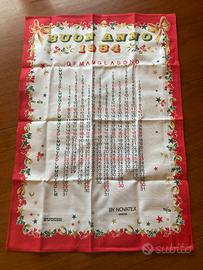 Strofinaccio in tessuto con il calendario 1984