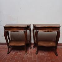 Coppia tavolini da notte in noce stile Luigi XV