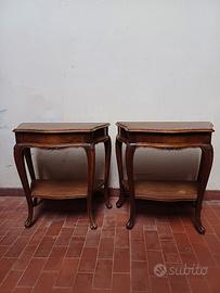 Coppia tavolini da notte in noce stile Luigi XV