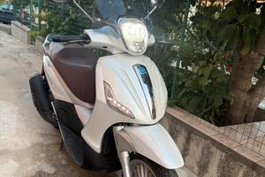 Piaggio Beverly 300 (2019) — condizioni eccellenti