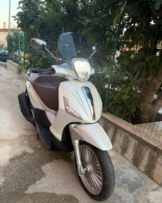 Piaggio Beverly 300 (2019) — condizioni eccellenti