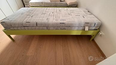 Due letti singoli con materasso 200x90