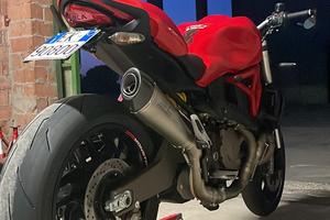 Monster 821