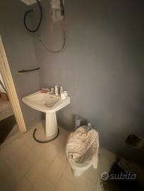Sanitari, caloriferi, arredo cucina, arredo camera