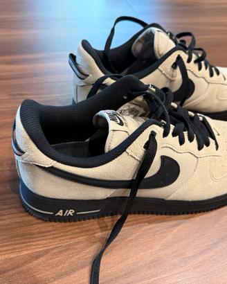 Nike Air Force 1 ’07 LV8 EUR 45 pari al nuovo