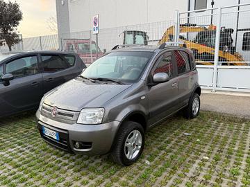 Fiat Panda 1.3 MJT 16V DPF 4x4 Climbing