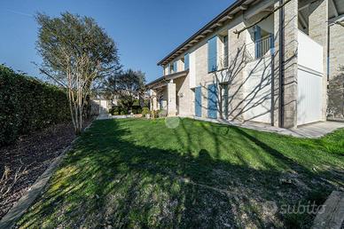 VILLA SINGOLA A POVIGLIO