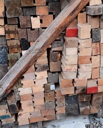 morali e listelli in legno