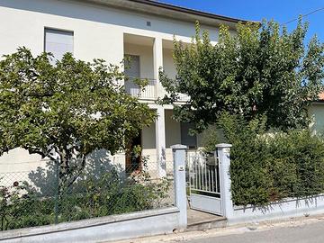 Casa singola con giardino zona ospedale