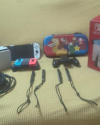 Nintendo switch OLED con due controller 128  gb