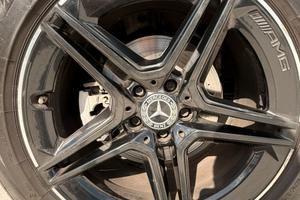 Cerchi in lega e gomme 19” AMG