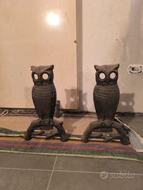 Coppia di alari da camino in metallo/ghisa