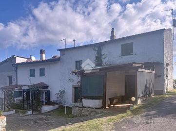 4 LOCALI A COLLESALVETTI