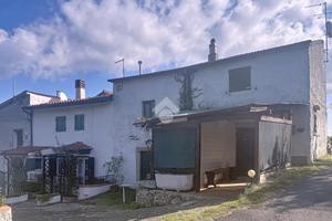 4 LOCALI A COLLESALVETTI