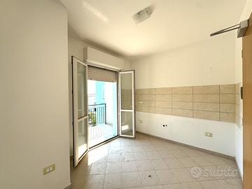 Pari al NUOVO, Bivano con Terrazza e P.Auto