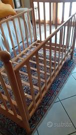 lettino sponde scorrevoli