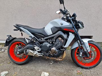 moto MT 09 