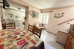 5 LOCALI A AFFILE