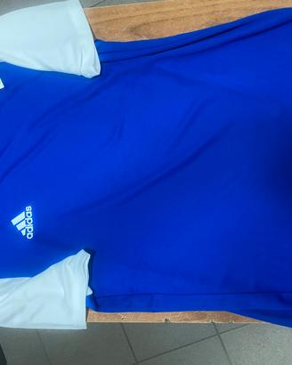 T-shirt Adidas Blu: Sportività e Stile