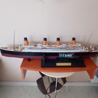 modello di collezione originale e unico.