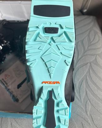 Scarponi sci discesa e alpinismo Nuovi