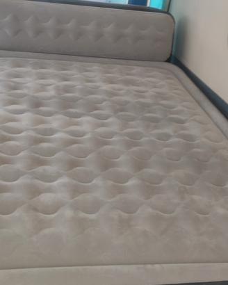 Materasso matrimoniale con spalliera Intex