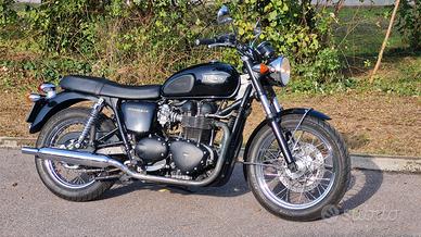 Triumph Bonneville - 2005