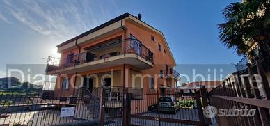 Villetta bifamiliare con giardino a Solicchiata