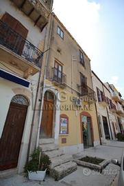 Palazzina indipendente nel centro storico di