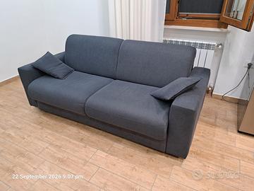 DIVANO LETTO USATO - MADE IN ITALY - COME NUOVO